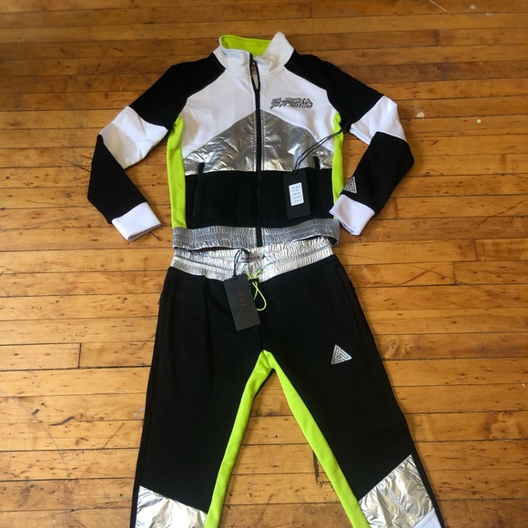 Black Pyramid Tops - Black Pyramid outfit